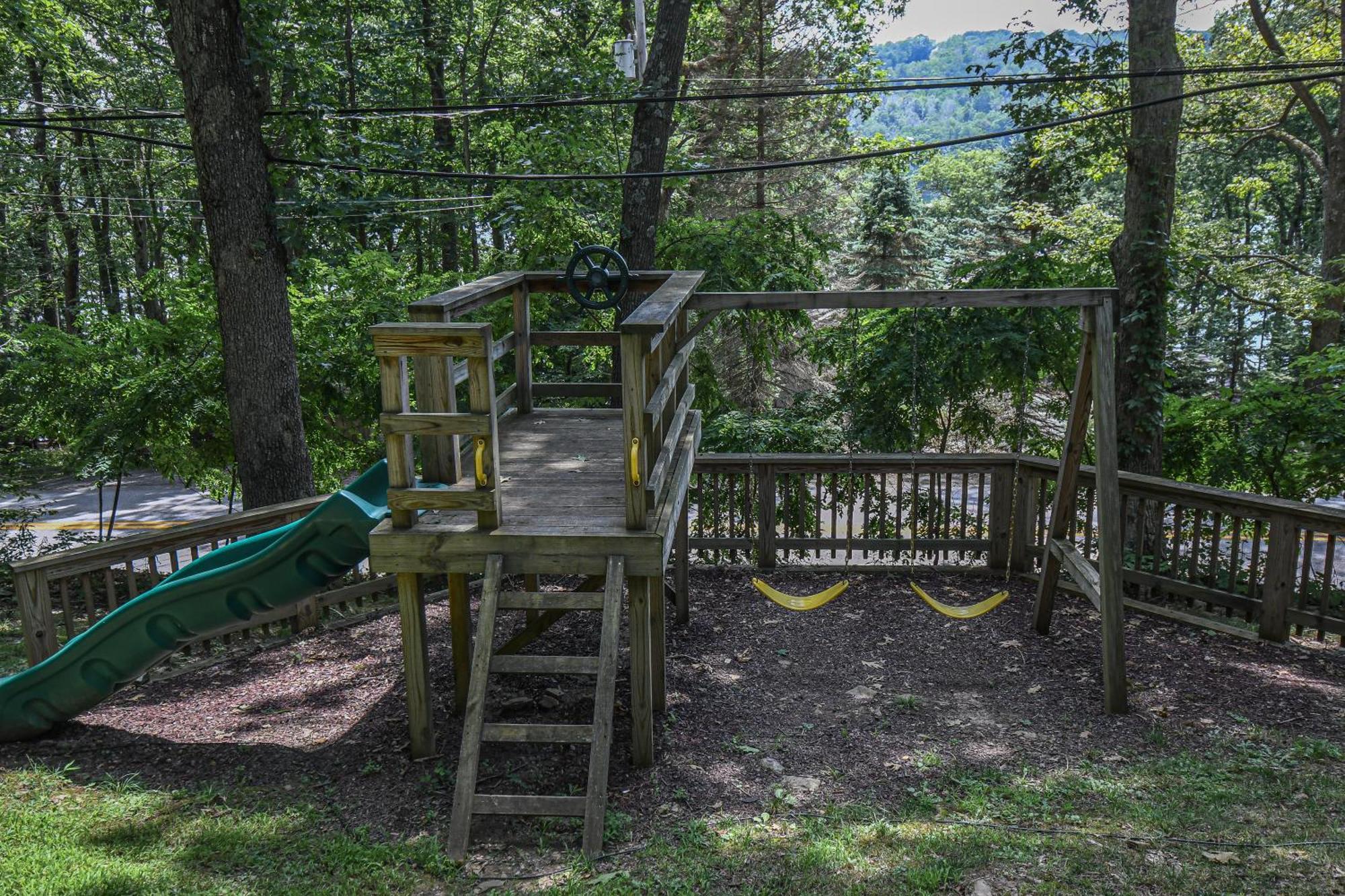 Slip Away Chalet МакХенри Екстериор снимка